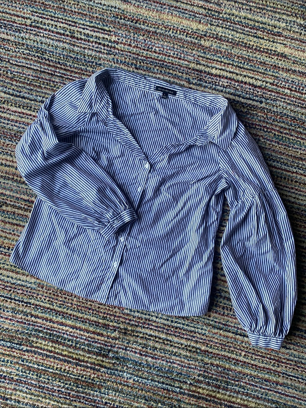 Banana Republic Gray and White Striped Balloon Sleeve Button Up L